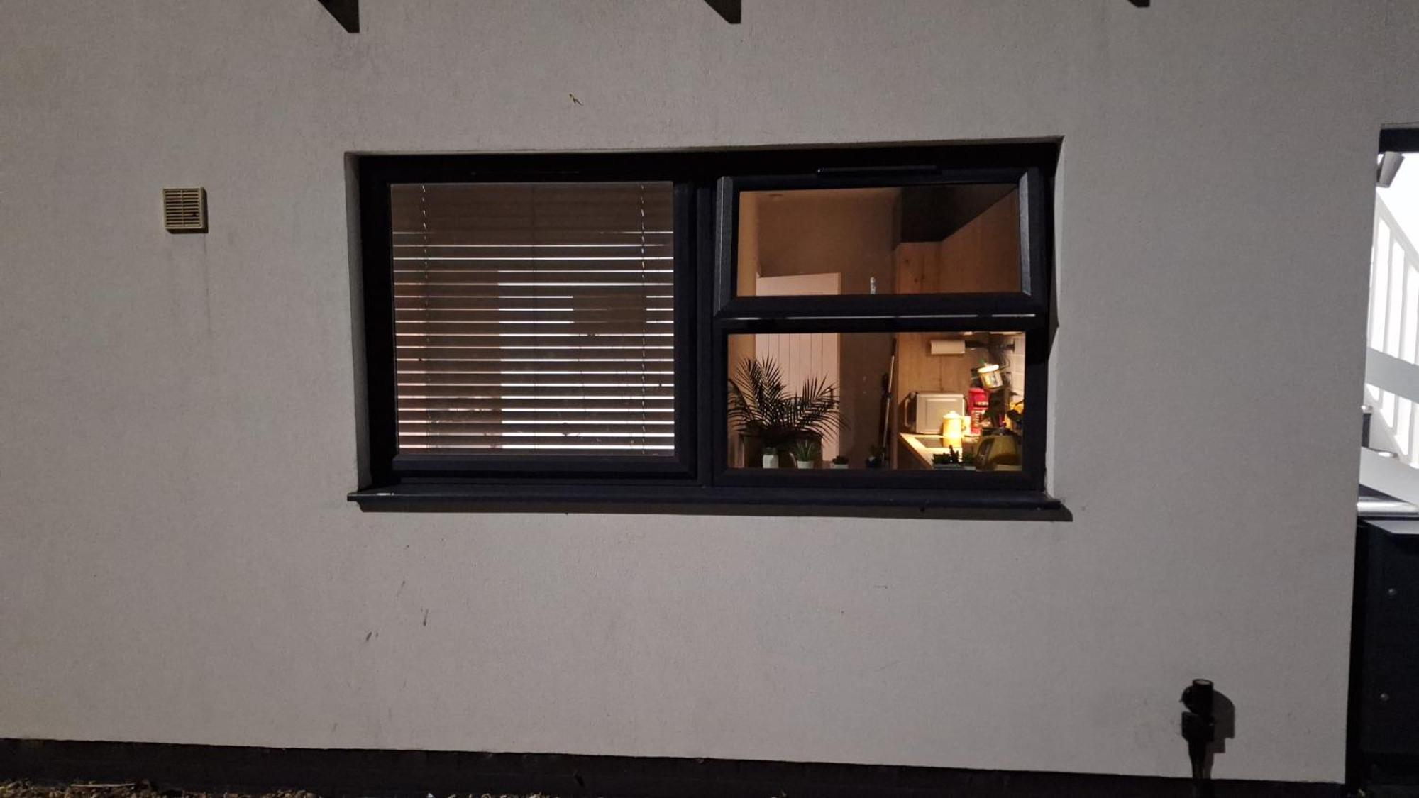 Budget Single Room Only For One Adult - Shared Flat Northolt  Екстериор снимка